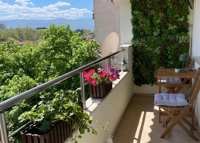 City Garden Apartment